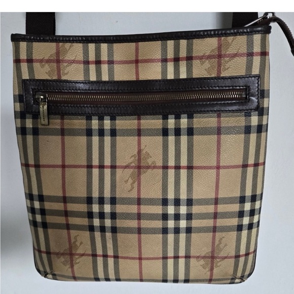 Burberry Haymarket Check Crossbody Bag Excellent Condition - Picture 1 of 15